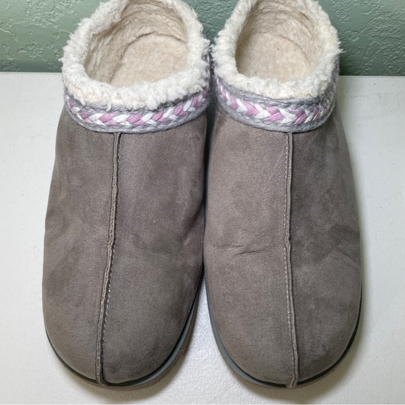 Dream Paris House Shoe Slippers Women Size 9 Gray Faux Suede Rubber Sole Slip-On - Picture 2 of 8
